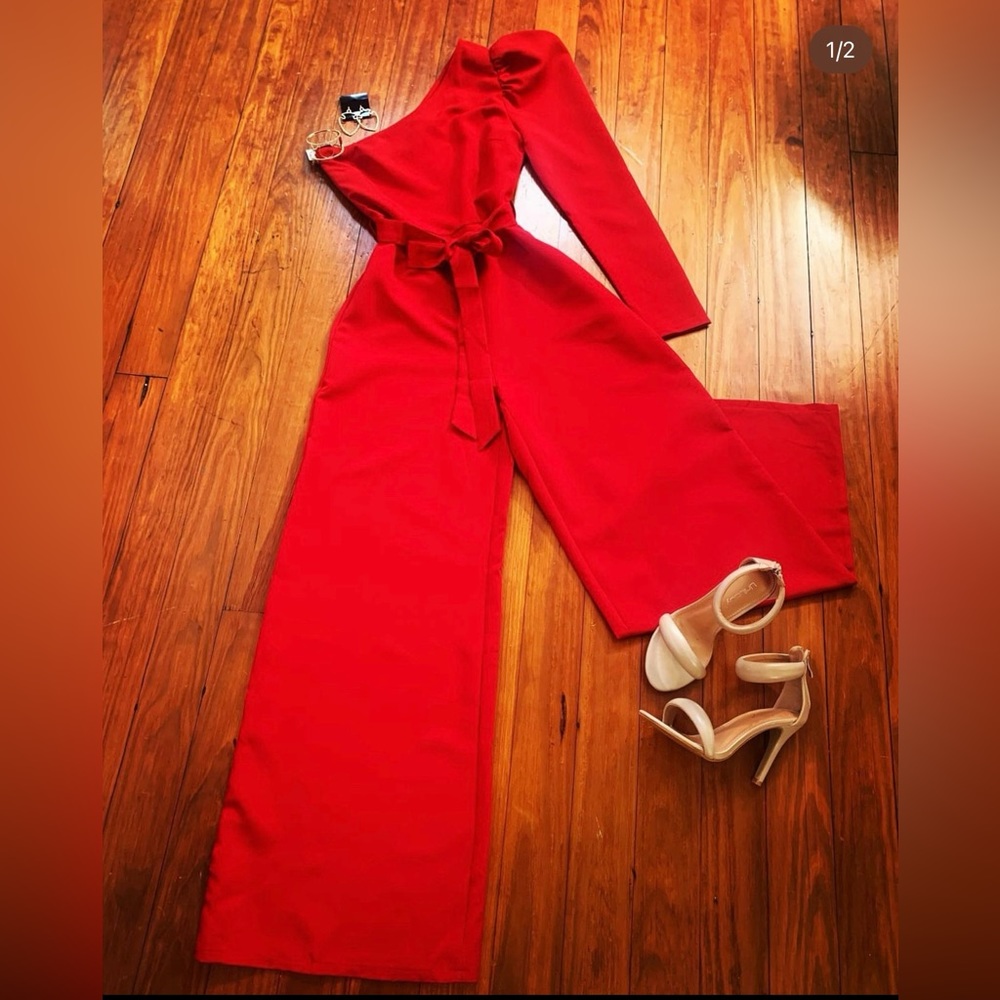 NWT Women’s One Shoulder Jumpsuit Size Large
